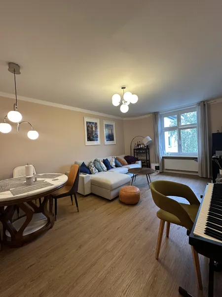 Charming & Bright 3-Room Renovated Altbau in Prime City West (until January 2027) — photo 1
